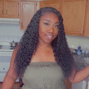 Meet your Posher, Latrice